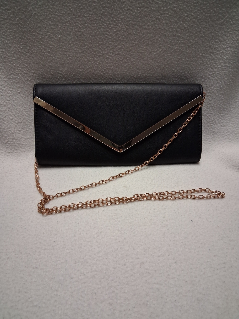 4/20$ Aldo Black Envelope Clutch with Gold Chain Accent
